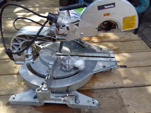 Makita Miter Saw Dbl Sliding Compound LS1013 for parts or repair in Power Tools in City of Toronto - Image 5