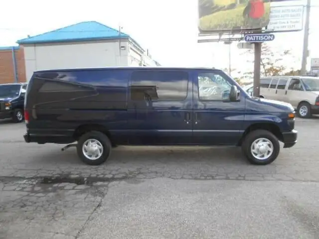 ONE MAN AND A BIG VAN AT YOUR SERVICE (647)408-9977