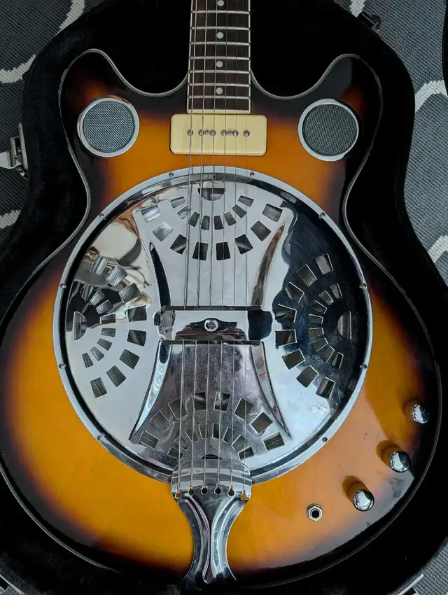 Eastwood Delta 6 in Guitars in Fredericton - Image 3