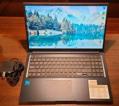 New Asus Vivobook 15 X1504Z i3-16Gb-512TB Brand new mid level Asus laptop computer that is in excell...