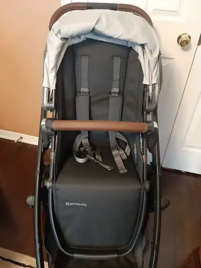 V2 UPPAbaby Vista Stroller with bassinet, View more