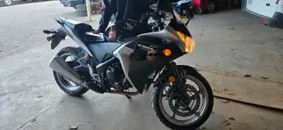 2012 Honda CBR 250 Mileage 28549 km Anti lock brakes New tires $ 3500.00 certified obo Great beginne...