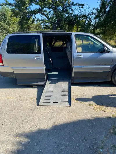 2007 Pontiac Montana Wheelchair Van Braun Conversion With Power Door and Ramp Kneeling option-van lo...