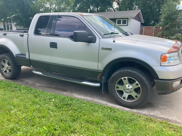 2004 Ford F-150 FX4 4x4 5.4L V8 As is No Safety 205,700 kms