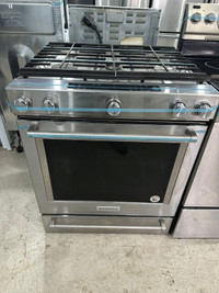 BEAUTIFUL DUEL GAS STOVE electric oven and can deliver 