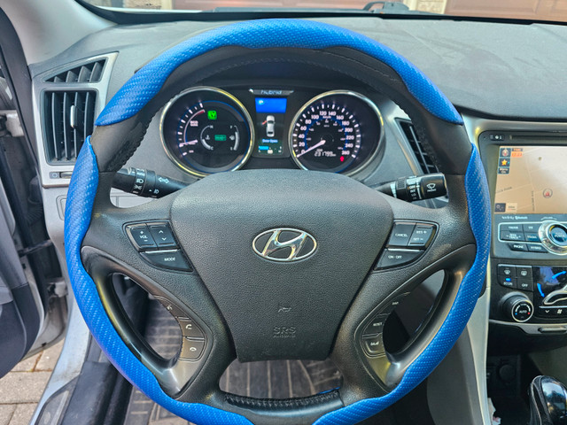 2012 Hybrid Hyundai Sonata Premium in Cars & Trucks in City of Toronto - Image 4