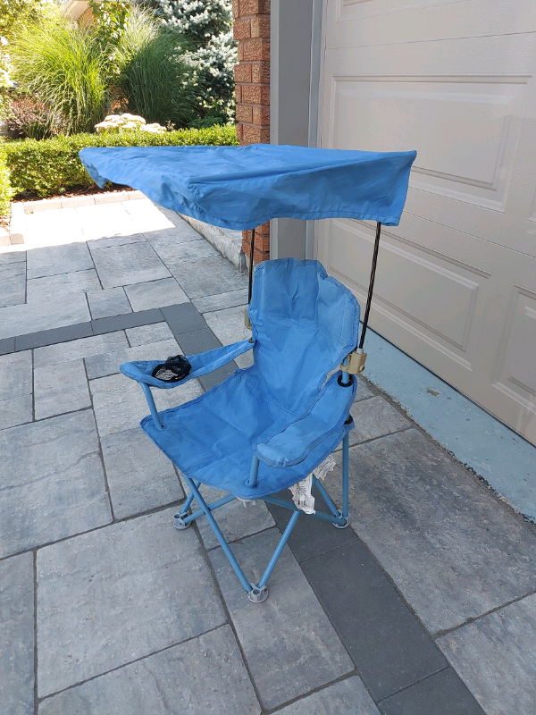 Kids folding Chair with Canopy, blue in Patio & Garden Furniture in Oakville / Halton Region - Image 2