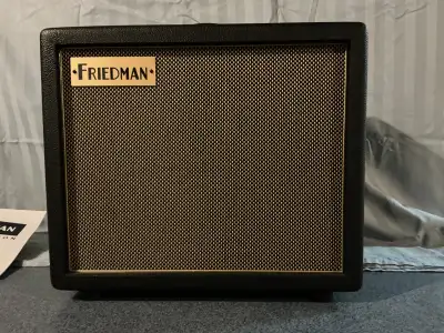 Friedman Runt 20 combo amp with CelestionG12 M speaker. Includes cover ,manual and extra tubes. This...