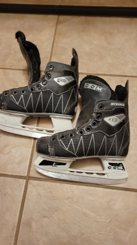 CCM Intruder youth hockey skate, Size 1