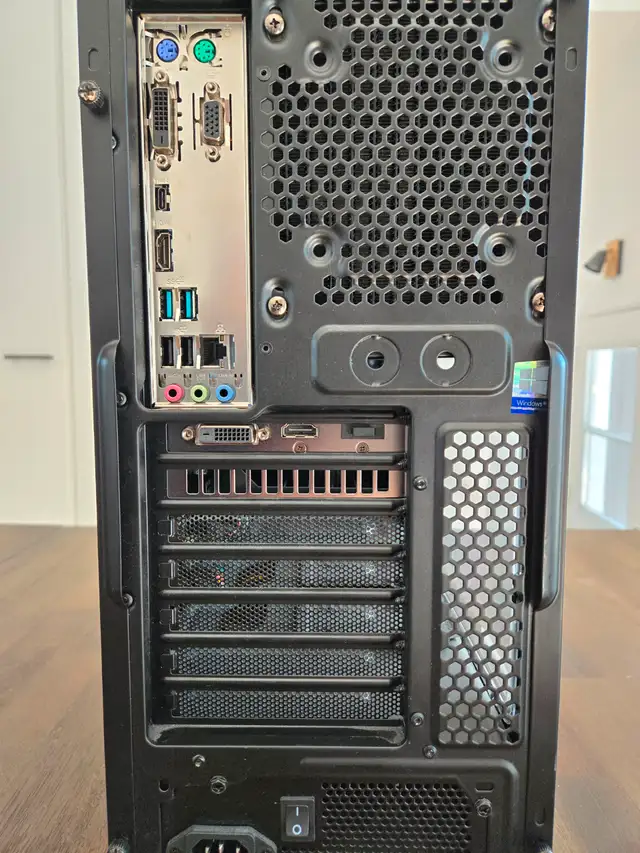 Gaming-PC | Intel I5 | 32Gb RAM DDR4 | GTX 1070 | 2Tb SSD + 4Tb in Desktop Computers in Laval / North Shore - Image 7