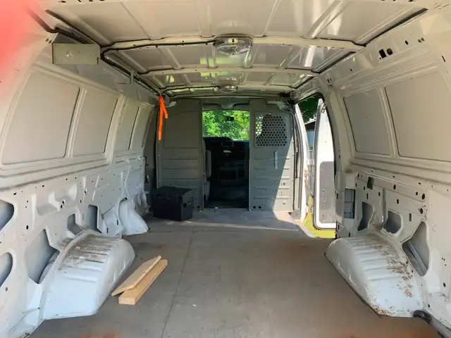 2012 Ford e-250 super duty cargo van521238957901096966