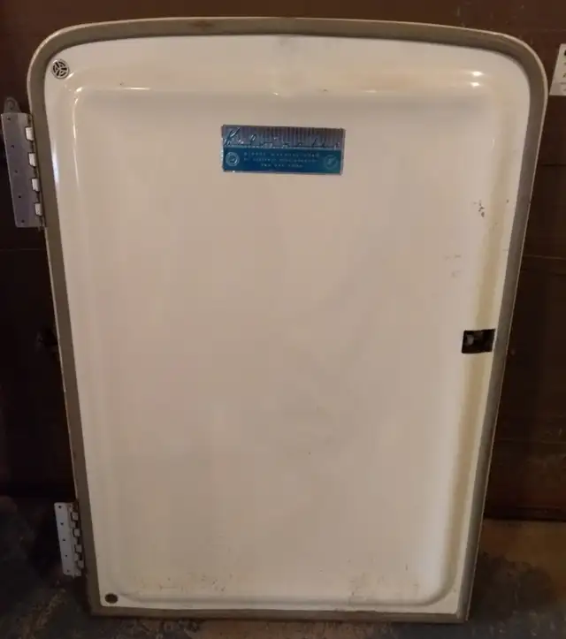 Vintage refrigerator in Refrigerators in Sudbury - Image 4