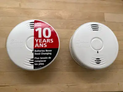 Located in Killarney, selling a brand new set of 2 Kidde 10-year battery powered wireless smoke alar...