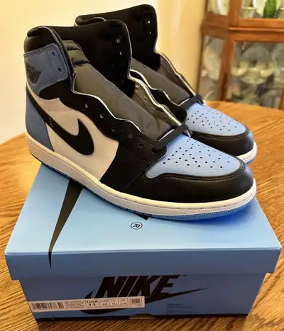 DS BRAND NEW Jordan 1 UNC TOE Size 11 original receipt available