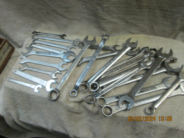 Assortiments de 21 cles melangees. 1/4 a 1 1/8 po. Craftsman. in Hand Tools in Longueuil / South Shore