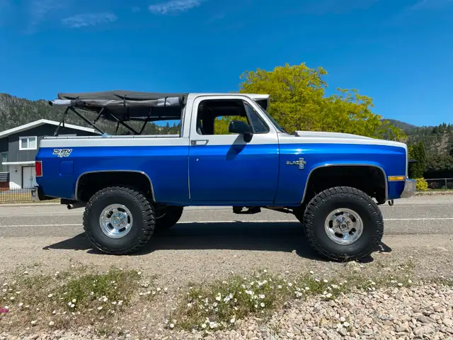 (PENDING SALE) 1990 chev k5 blazer in Classic Cars in Kelowna - Image 8