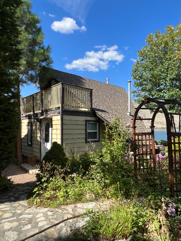 Beachfront guest house available Short Term Rentals Kamloops Kijiji
