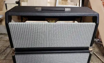New Fender style Deluxe Reverb head cabinet, Built by Veteran Guitar Cabinets (Derrick Bell) fits' D...