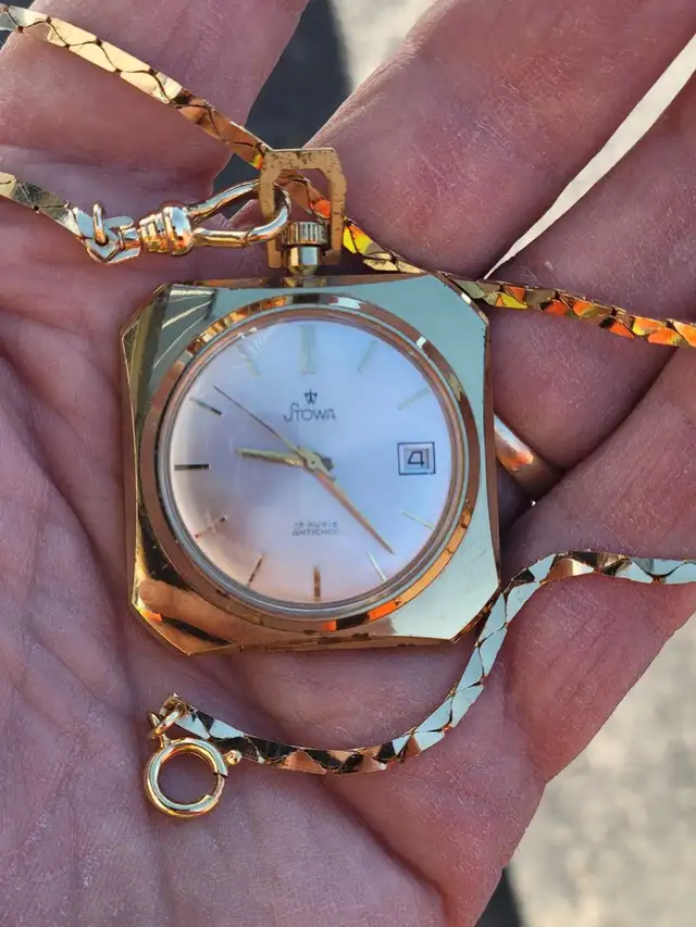Men's Stowa 17j  dress pocket watch from the 70s with chain. 