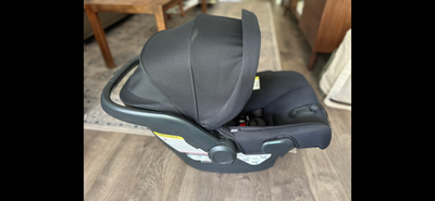 Uppababy Mesa V2 Car Seat With Base Excellent Condition 2024 Oct, View more