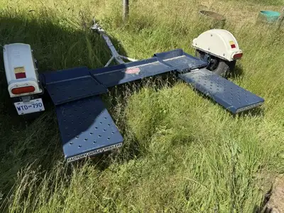Nearly new (<500km) 80in Tow Dolly from Master Tow - Electric Brakes - Electric Break-away Kit - Eas...