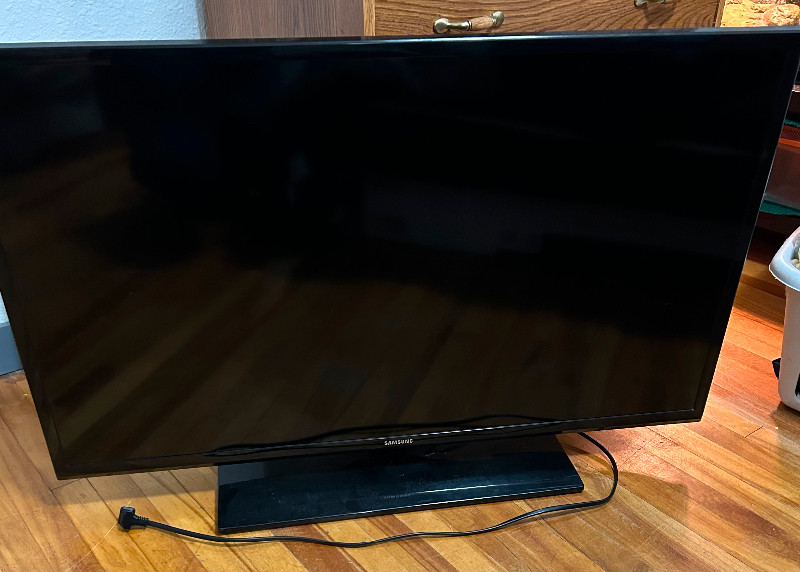 Samsung Tv 40 inch LED TVs Lethbridge Kijiji