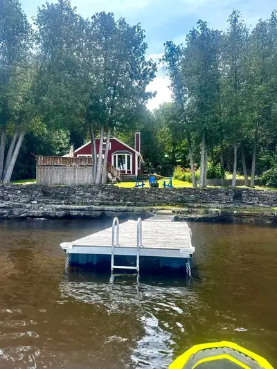 Waterfront property available for fall/winter stay. Fully furnished. Oct 1 - June 1 ( some flexibili...