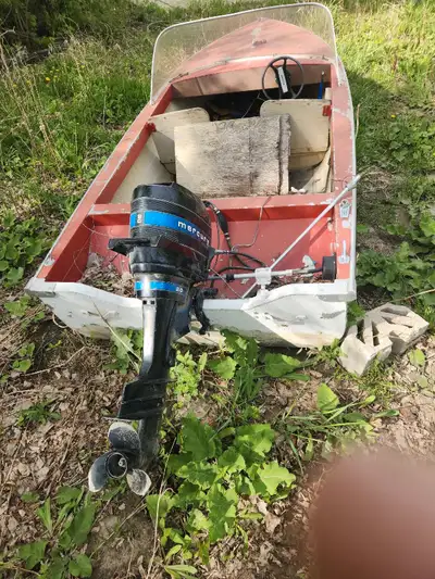 Motor is not running.isnt seized.selling as is .motor is worth more then 500$ if you get it started....