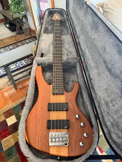 Washburn Bass, View more
