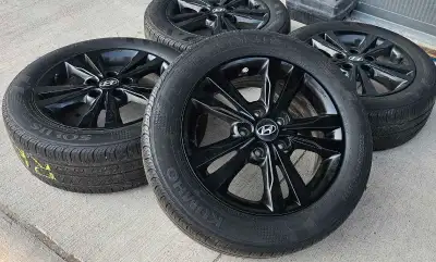Set of 4 Hyundai Elantra original rims with All Season Tires Off from Hyundai Elantra 2018 5x114.3 4...