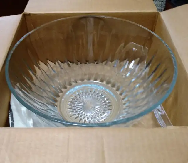 Vintage Punch Bowl63005666178947124