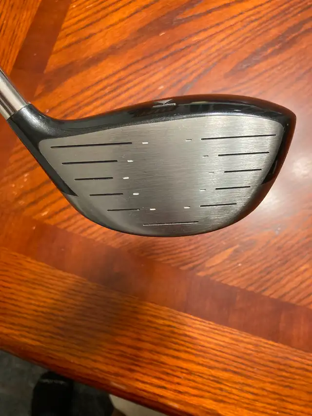Titleist 905T Driver- Stiff Shaft in Golf in Edmonton - Image 3