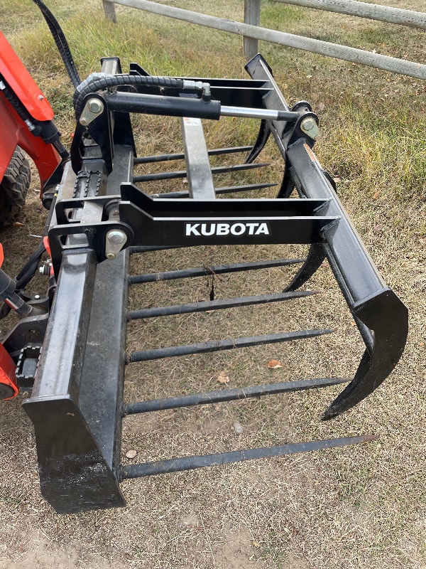 Manure Bucket with Grapple Kubota skid steer attachment Heavy