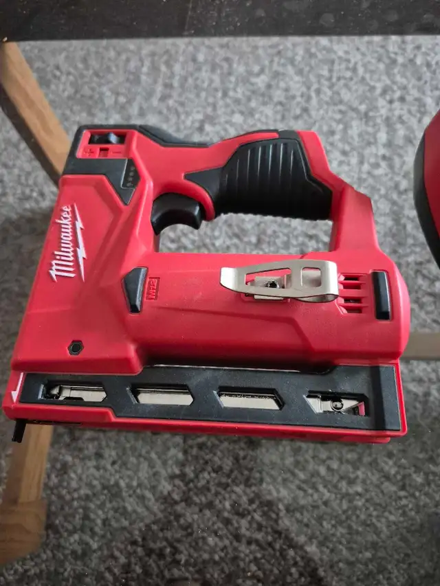cordless power staple gun562904881609451521