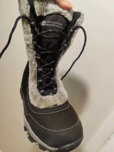 snow boots , View more