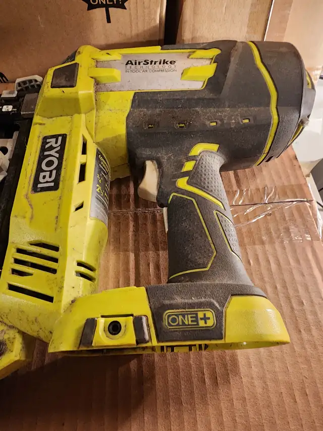 RYOBI 18V ONE+ AirStrike 16-Gauge Cordless Straight Nailer in Power Tools in Windsor Region - Image 9