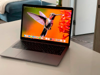 2017  Macbook Pro Retina 13” / 500 GB SSD / New Battery