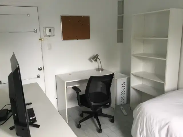 Chambre près UQAT, Cégep et centre-ville  in Room Rentals & Roommates in Rouyn-Noranda - Image 10