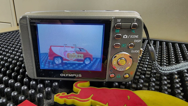 Olympus Stylus 600 6MP 3 X Zoom Digital Camera in Cameras & Camcorders in Ottawa - Image 3