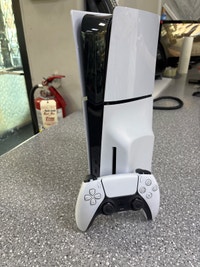 PS5 Slim Disc Edition System White Controller  Oshawa / Durham Region Toronto (GTA) Preview