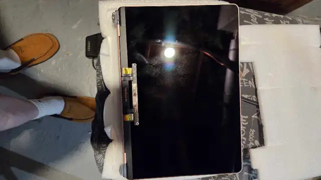Apple MacBook Air A2179 Screen Assembly in Laptop Accessories in Hamilton - Image 2