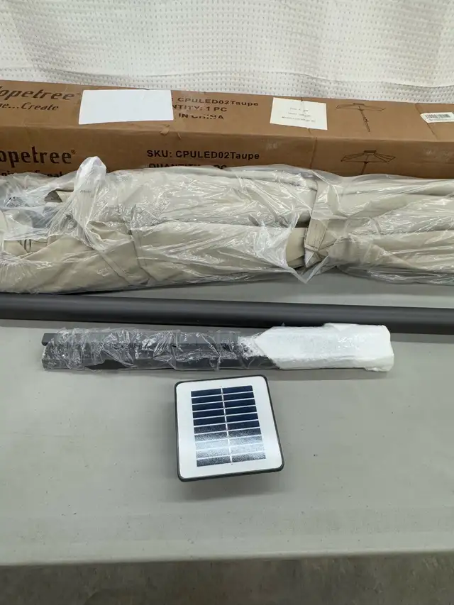 6.5 x 10 ft Patio Umbrella With LEDs  in Patio & Garden Furniture in Hamilton - Image 8