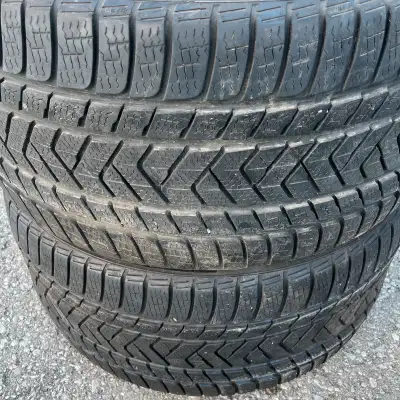 Both of these 21” tires were used on a 2023 Mercedes Benz S580. Size is 285 30 21. They fit Mercedes...
