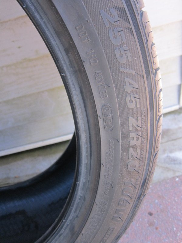 255/45/20, 2 pneus été - très bon état dans Pneus et jantes  à Ouest de l’Île - Image 3