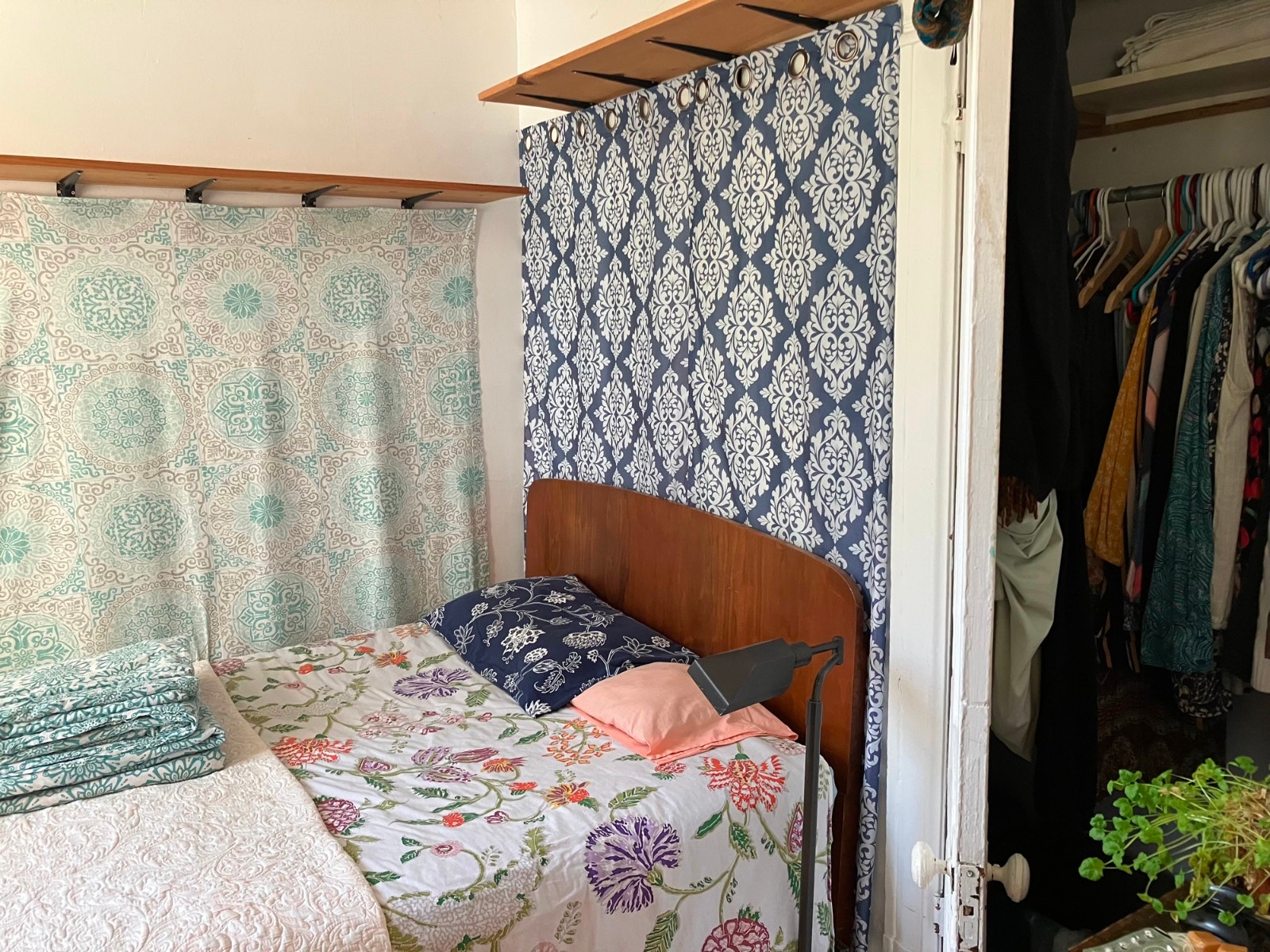 Chambre ensoleillée dans la Petite-Patrie, Septembre — photo 1