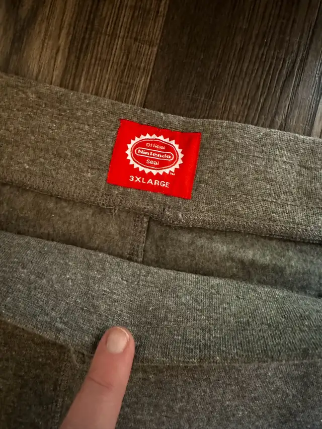 Nintendo Adult Super Mario PEACH Track Pants 3XL Looks L New in Women's - Bottoms in Barrie - Image 5