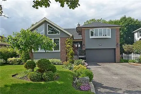 This 3-bedroom 2 bathroom home is beautiful. It has a large master suite on the 2nd floor with a 5-p...