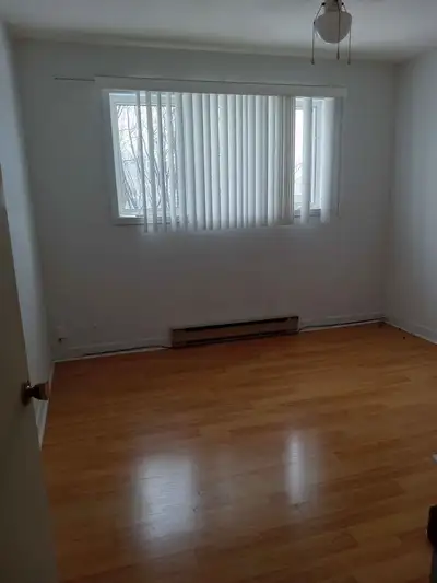 Chambre à louer / Logement à partager à Valleyfield près du cege