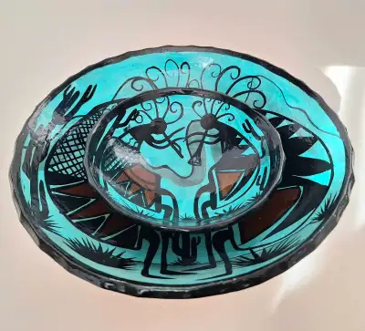 A nice pair of Southwestern (Arizona?) Pottery bowls. The larger one measures 9 3/8" across and 3 1/...