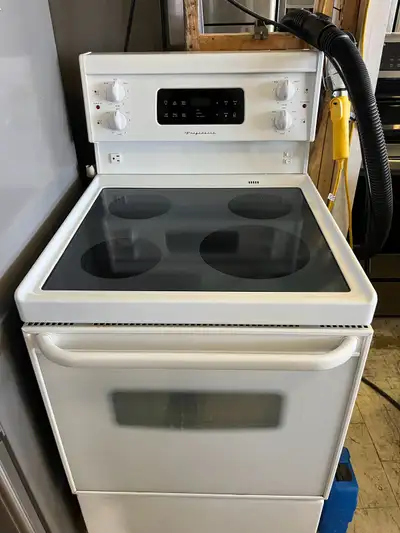Frigidaire 24” glasstop stove (can deliver), View more